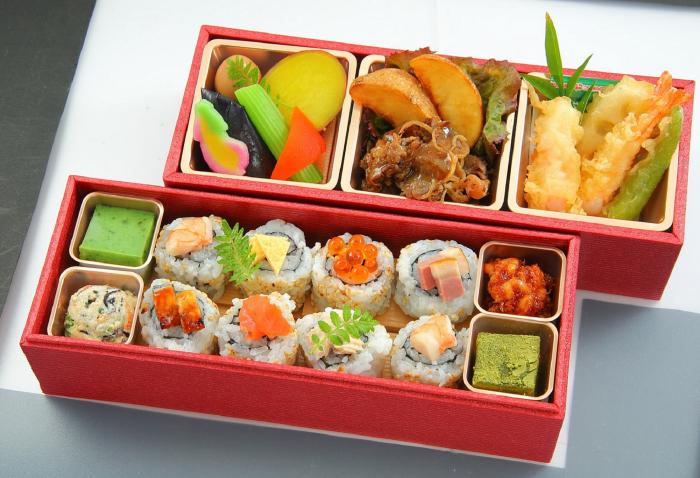 ロールSUSHI二段弁当
